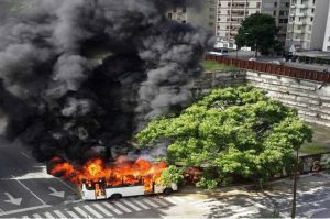 autobus quemado en Altamira