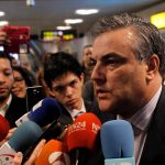 Llegada-al-aeropuerto-Adolfo-Suárez-Madrid-Barajas-del-embajador-español-en-Venezuela-3 (1)