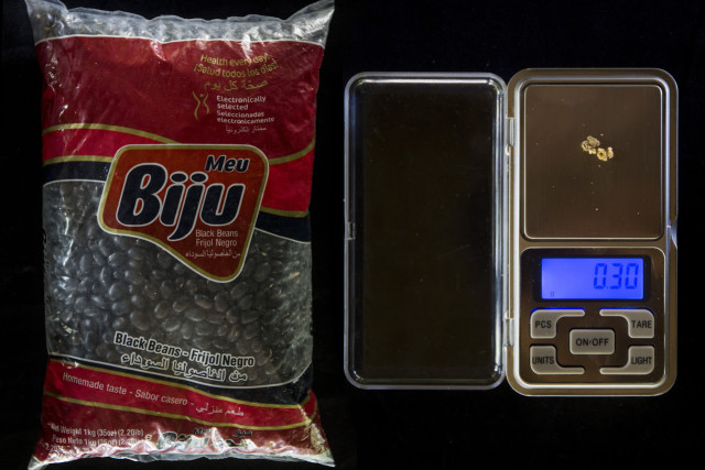 Un kilogramo de caraotas negras: 0.30 gramos de oro ($ 6.00)