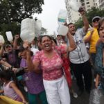 Vecinos protestan por falta de energía y agua en Caracas