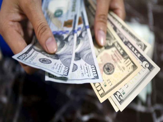 Dólar paralelo aumentó a Bs. 324.663 este #26Ago