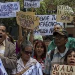 Protesta-de-trabajadores005-1200×800-750×375-4-09