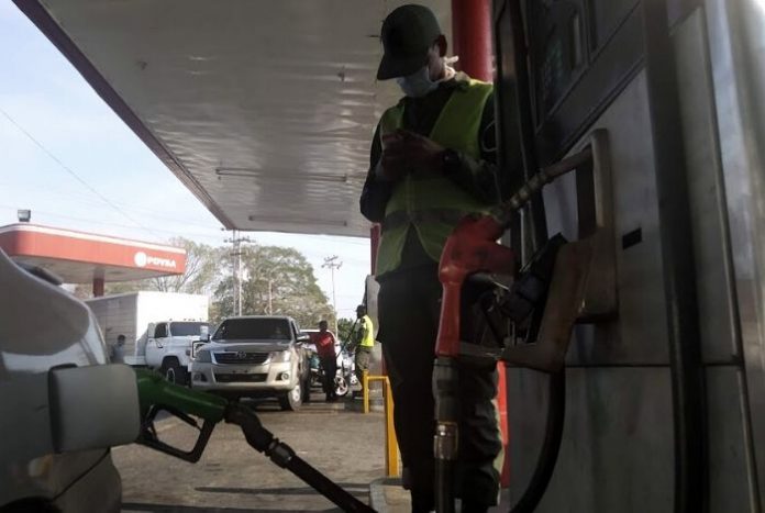 Gasolina-en-cuarentena-lara-696x467