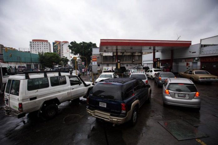 gasolina estaciones de servicio