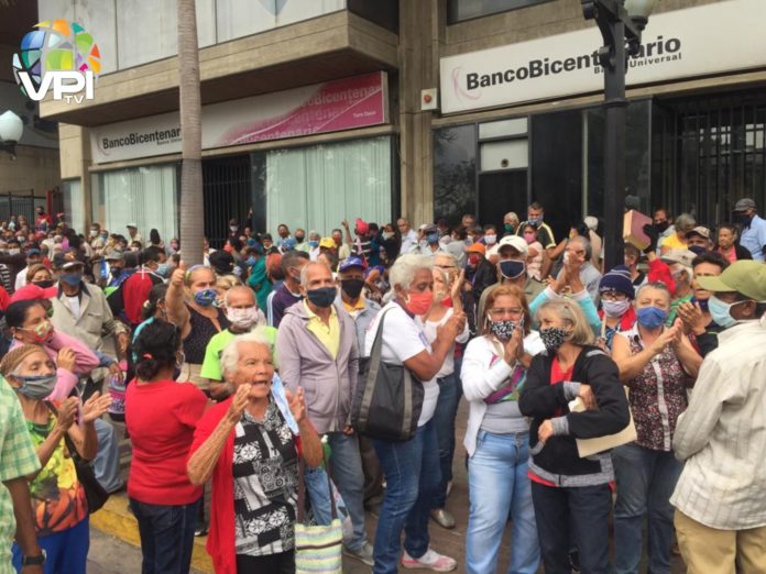 Bancos colapsaron durante el segundo día de flexibilización de la cuarentena
