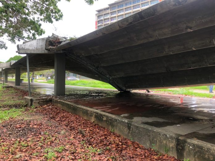 Pasillo cubierto de la UCV colapsó por el insuficiente presupuesto para su mantenimiento, reveló la Copred
