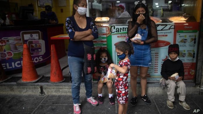 La Patilla: Mirandinos rechazan medida tomada por el régimen que limita la compra de alimentos según el terminal de la cédula