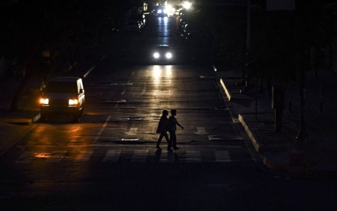 Encuesta revela que 93,7% de los venezolanos tienen un servicio eléctrico deficiente