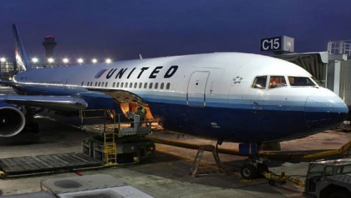 United Airlines, golpeada por la pandemia, podría despedir hasta 36.000 personas en octubre