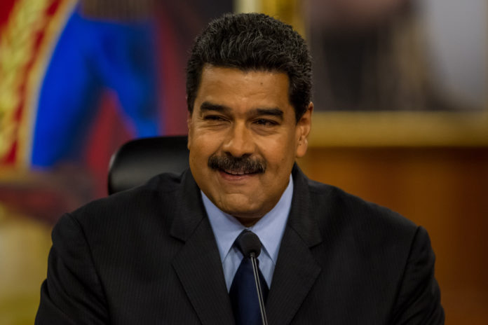 Maduro evalúa 