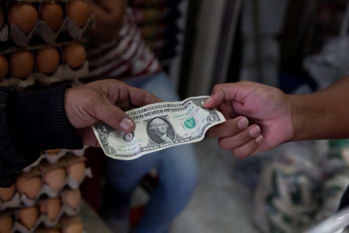 Hiperdevaluados: Así cerró la cotización del dólar BCV frente al Bs.