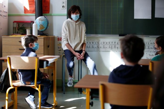 Unesco: Solamente uno de cada tres alumnos en el mundo vuelve al colegio