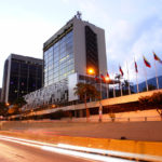 1297952660-8-vista-externa-nocturna