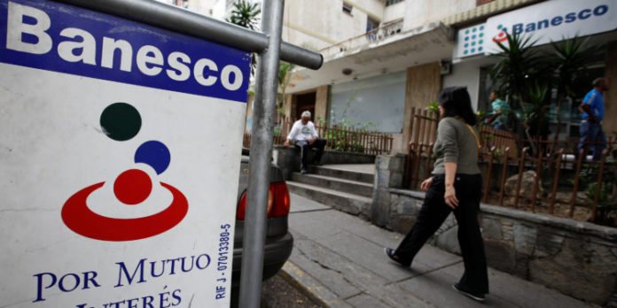 Banesco se suma a la dolarización
