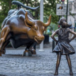 Los mercados financieros de EE.UU. caen este lunes y acá te explicamos los motivos