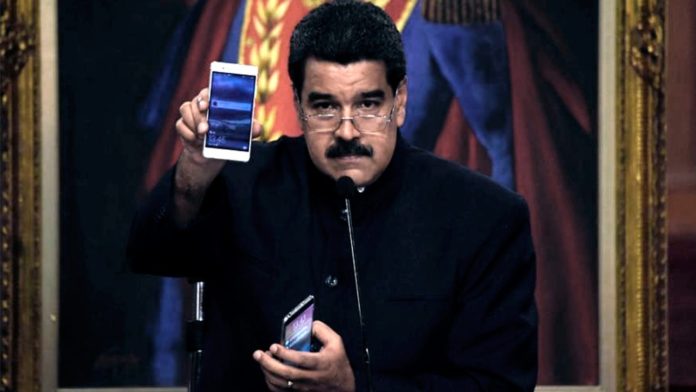 Maduro pide a la próxima Asamblea Nacional regular las redes sociales