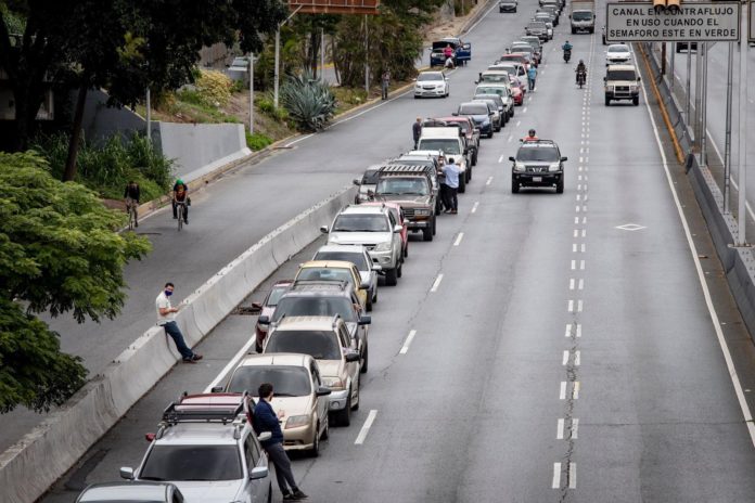 Antes escasez de gasolina, estarían robando petróleo de campos inactivos de Pdvsa