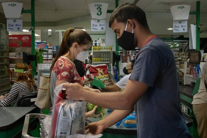 Bloomberg: Zelle ha convertido a una Venezuela hambrienta de dólares en un laboratorio de pruebas sin efectivo