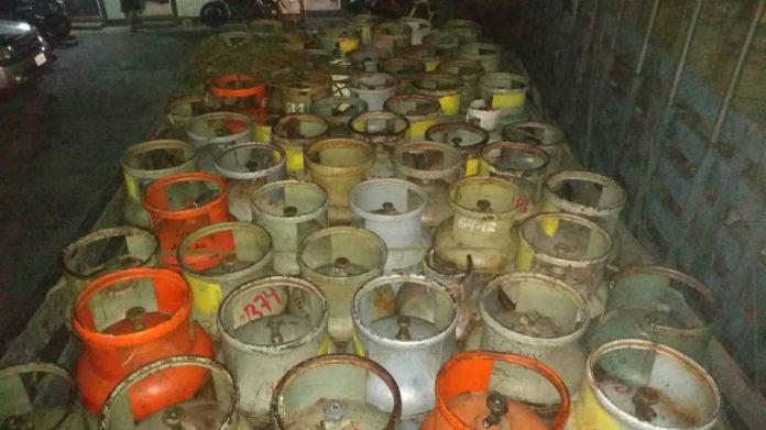 Detienen a tres sujetos por contrabandear más de 380 bombonas de gas