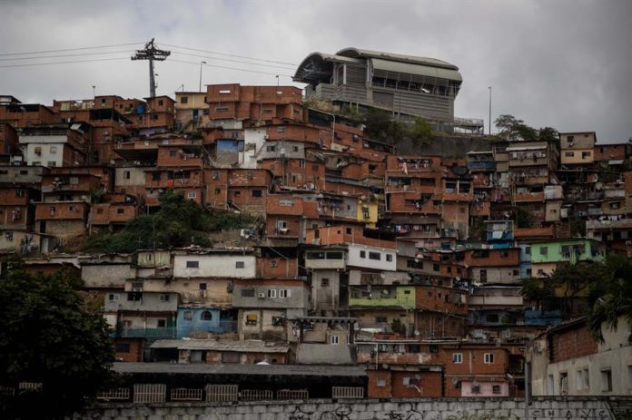 Venezuela: 4.000 años de trabajo para comprar una casa