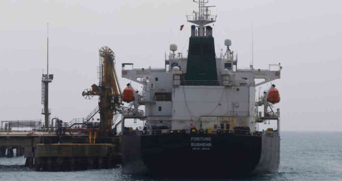 Dos buques con más de 400.000 barriles de gasolina iraní llegaron a Venezuela