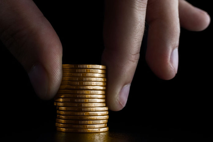 Economista Vera propone institucionalizar una nueva moneda