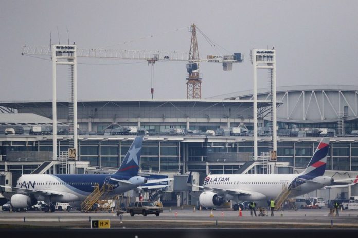 Aeropuerto, Aviones, Latam, Pandemia; Coronavirus Covid 19, estacionados. Foto : Andres Perez / La Tercera