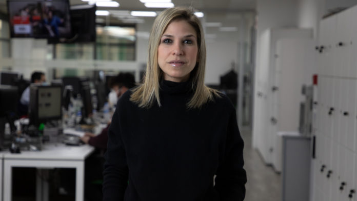 Periodista venezolana Karina Sainz Borgo obtiene galardón literario en EEUU