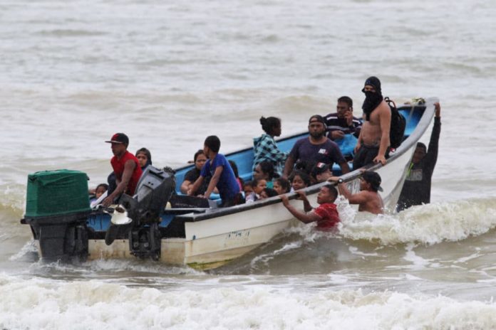 Trinidad y Tobago no se apiada de los venezolanos al enviar a la cárcel a 17 migrantes