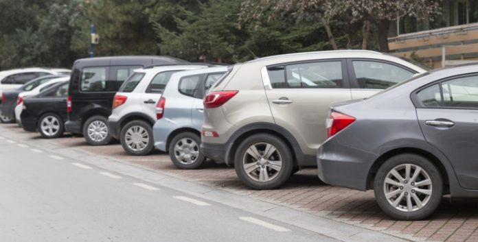Cuidadores de carros ganan al día “500 pesitos” en el estado Táchira