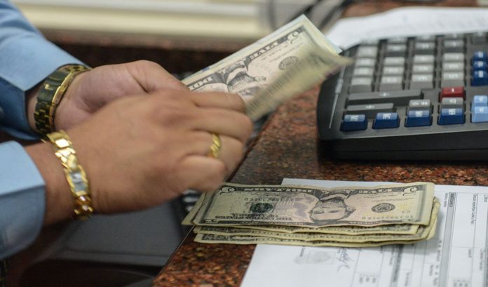 BCV estaría inyectando 20 millones de dólares diarios en las mesas de dinero