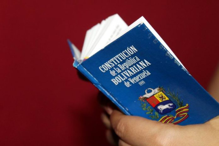 Descentralización, Poder Comunal y Constitución