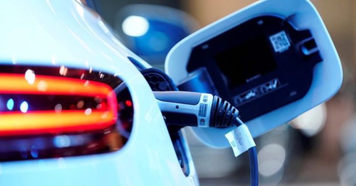 Mercedes-Benz invertirá más de $47.000 millones hasta 2030 en vehículos eléctricos