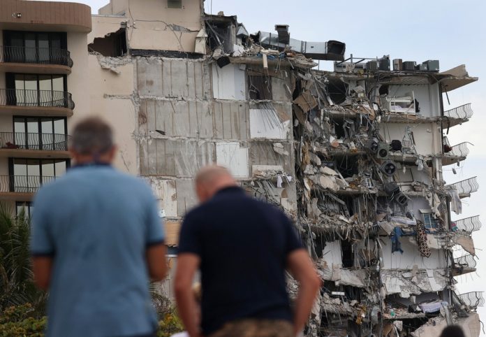 Tras la demolición del edificio en Miami hallaron otros tres cuerpos y el total de muertos asciende