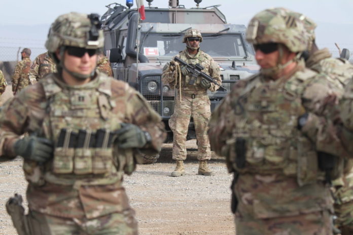 EEUU reanuda los vuelos militares en el aeropuerto de Kabul, Afganistán