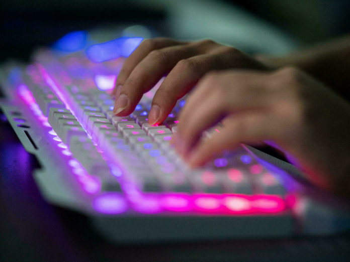 Hacker devuelve US$ 600 millones en criptomonedas robados y la empresa afectada lo contrató para su seguridad