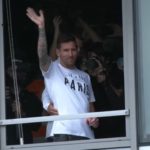 Messi llega a Paris para firmar un acuerdo con el Paris Saint-Germain