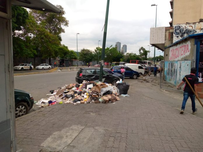 Comerciantes pagan hasta dos veces el servicio del aseo