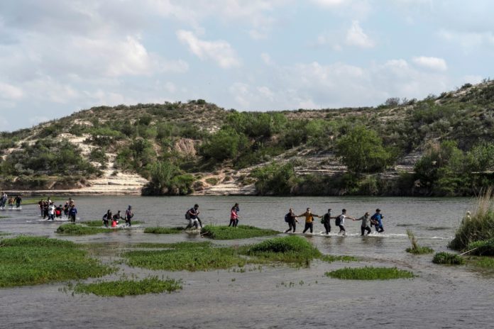 Aseguran que la migración anterior a 2015 era más calificada: 