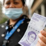 Los billetes de Bs. 500.000 y Bs. 1.000.000 «van a seguir coexistiendo» tras la reconversión
