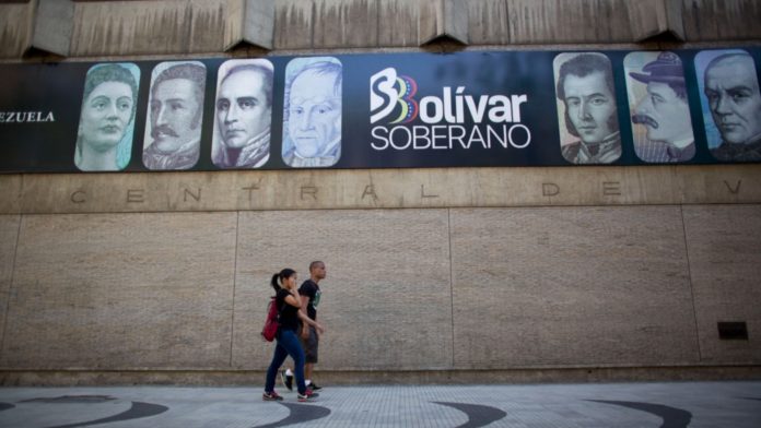 BCV estaría por vender US$ 28 millones en efectivo para mantener el tipo de cambio