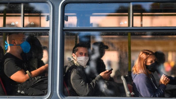 Transportistas esperan tarjeta para pago de pasajes: 