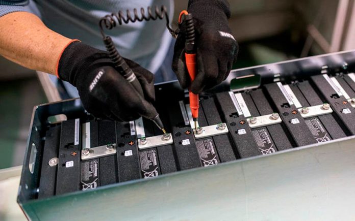 Bloomberg: Los precios de baterías automotrices de litio han caído 89% entre 2010 y 2021
