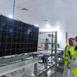 Inaugurada en Arabia Saudita la fábrica de paneles solares más grande del Medio Oriente