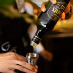 Esta-botella-llamativa-y-moderna-busca-posicionarse-entre-los-consumidores-de-Whisky-Premium