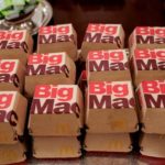 2019-01-15T021720Z_1656298466_RC1560C30EE0_RTRMADP_3_USA-SHUTDOWN-TRUMP-BURGERS