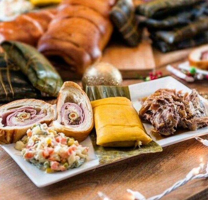 Comercios apuestan a mejorar ventas de «exquisiteces navideñas» en vísperas de nochebuena