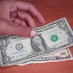 dolares-696×392.jpg