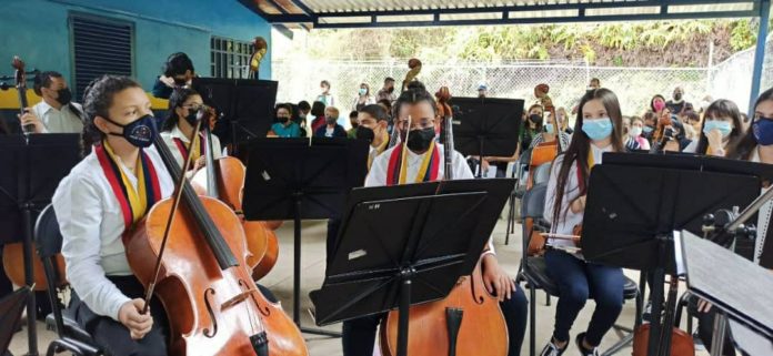 Recuperan escuela de música en El Hatillo