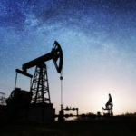 bomba-aceite-campo-petrolero-noche_10069-769.jpg